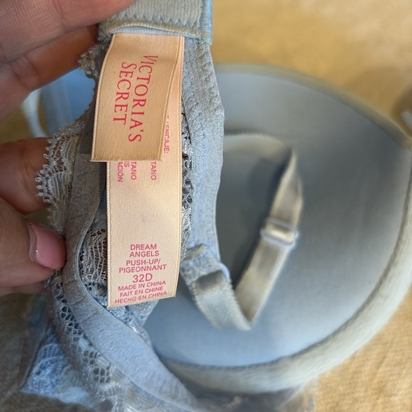 Victoria's Secret Blue Lace Trim Bra - Picture 4 of 4